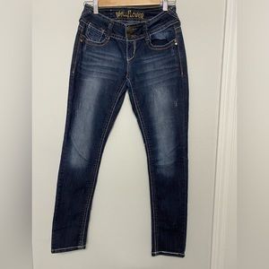Juniors Wallflower skinny Low rise stretchy size 3 Denim jeans Women’s